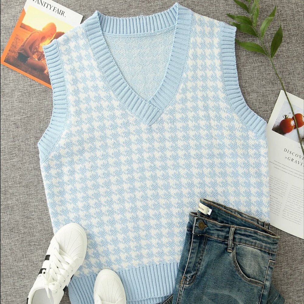 Blue and White Houndstooth Oversize Knit Sweater Vest